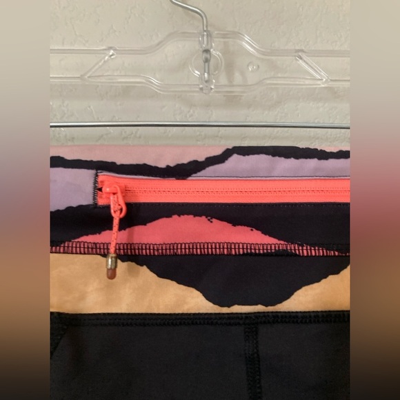 Lululemon Run Inspire Crop II *Block-It Pocket - Picture 9 of 10